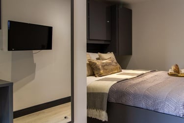 1 bed studio, St Columbas Close, City Centre, Coventry, CV14BX - Image 1